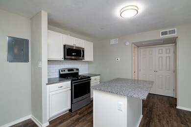 8045 W Elizabeth Ln unit 105, Fort Worth, TX 76116 - photo 7