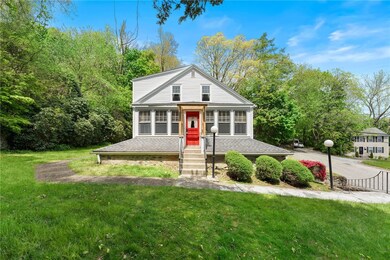 106 Pelletier Ave, Woonsocket, RI 02895 - photo 3