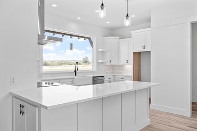 4528 Comanche Trace Dr, Kerrville, TX 78028 - photo 4