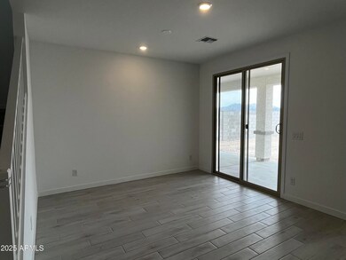 EC1E Lot 89 - Dining Area