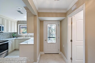 04_03Foyer_mls