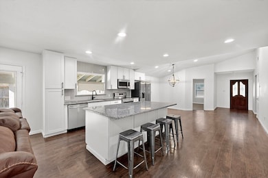 1398 Cherry Hill Ln, Lewisville, TX 75067 - photo 5