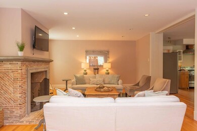 229State-LivingRm2-1040