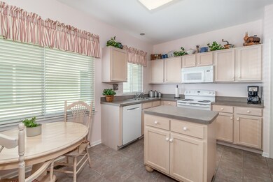 Kitchen/island