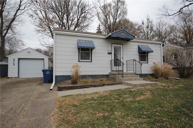 5719 Clark Blvd, Des Moines, IA 50311 - photo 2