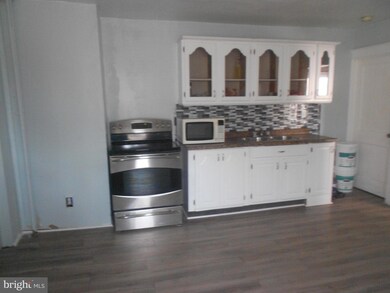 227 Market St, Cumbola, PA 17930 - photo 3