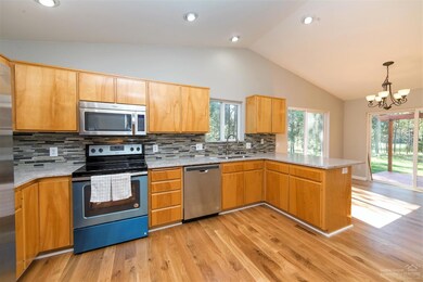 17325 Covina Rd, Bend, OR 97707 - photo 7