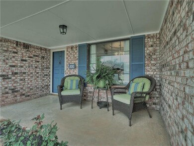 1020 NE 20th St, Moore, OK 73160 - photo 3