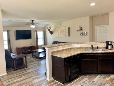 2608 W Fredericksburg St, Broken Arrow, OK 74011 - photo 7