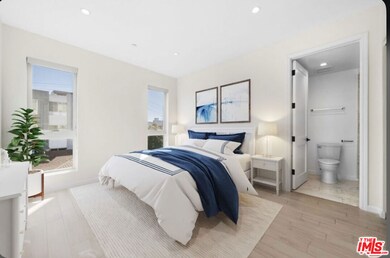 1654 Greenfield Ave unit 301, Los Angeles, CA 90025 - photo 3