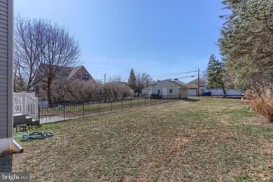 323 S Grant St, Palmyra, PA 17078 - photo 3
