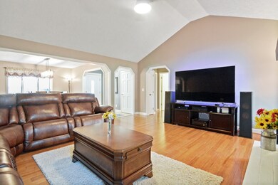 2410 Spring Grove Dr, Kokomo, IN 46902 - photo 2