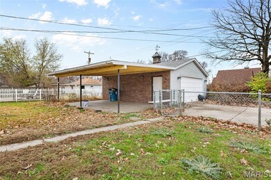 300 Sotier Place, Wood River, IL 62095 - photo 4