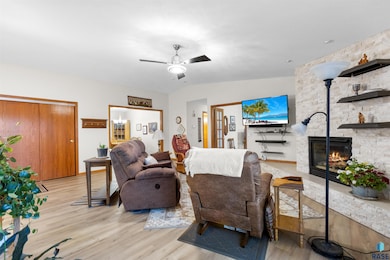 3300 3500 W unit 203, Sioux Falls, SD 57108 - photo 3