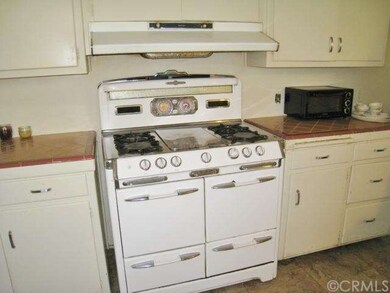 744 N Palm Ave, Upland, CA 91786 - photo 4