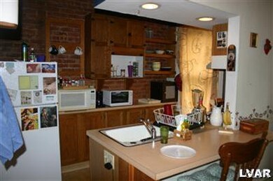 215 E Church St unit 2, Bethlehem, PA 18018 - photo 4