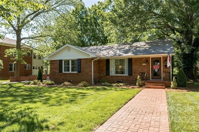 419 Davie Ave, Statesville, NC 28677 - photo 2