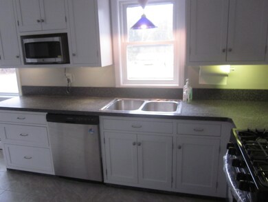 30 High St, Stratham, NH 03885 - photo 3