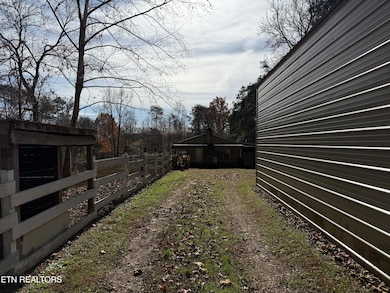 505 Mckinney Rd, Blaine, TN 37709 - photo 4