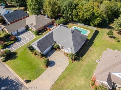 2708 Carrington Pointe Rd, Fort Smith, AR 72903 - photo 2