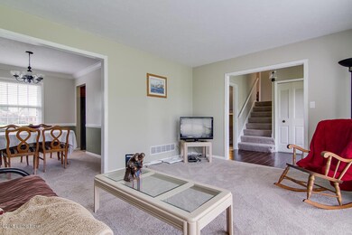 8108 Cortland Dr, Louisville, KY 40228 - photo 6