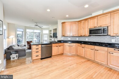 47816 Scotsborough Square, Sterling, VA 20165 - photo 2