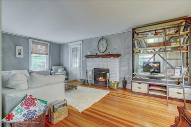 Living Room (4)
