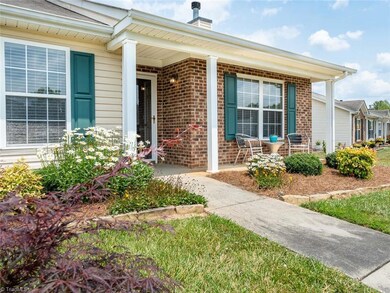 107 Oakmont Cir, High Point, NC 27263 - photo 4