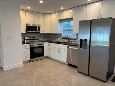 5815 Erin Ln S unit D, Saint Petersburg, FL 33712 - photo 6