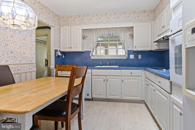 915 Ash Rd, Wallingford, PA 19086 - photo 7