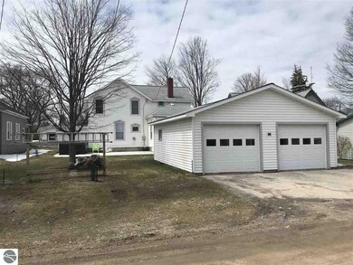 407 Pine St, Elk Rapids, MI 49629 - photo 4