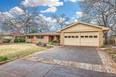 613 Post Oak Dr, Hurst, TX 76053 - photo 2