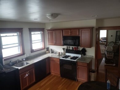 172 Mystic Valley Pkwy unit 2, Arlington, MA 02474 - photo 3