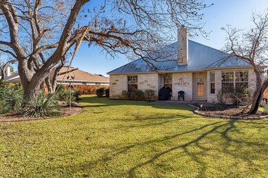 616 Paintbrush Hollow St, Fredericksburg, TX 78624 - photo 2
