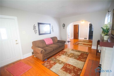 3627 Torrance Dr, Toledo, OH 43612 - photo 4