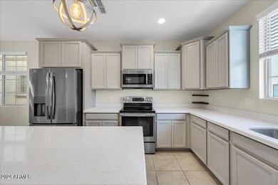 2735 S Balsam Dr-11