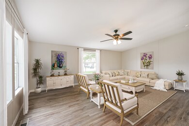 19136 Stoneforest Rd, Alvin, TX 77511 - photo 4