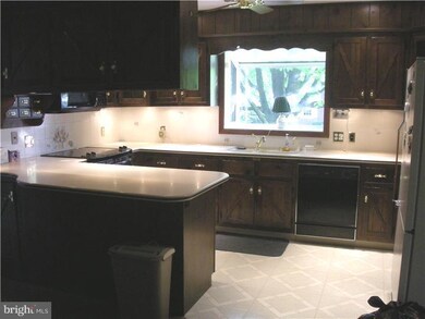 520 S 4th St, Perkasie, PA 18944 - photo 5