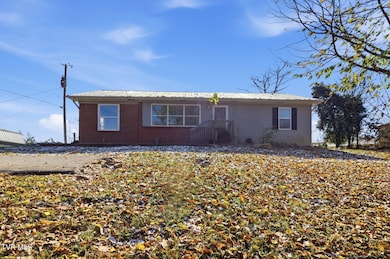 108 Cottonwood Dr, Greeneville, TN 37745 - photo 2