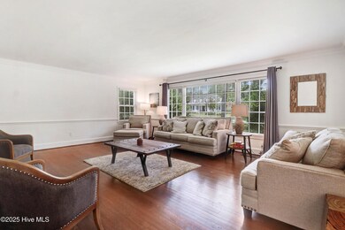 27-1714 E Walnut St-27