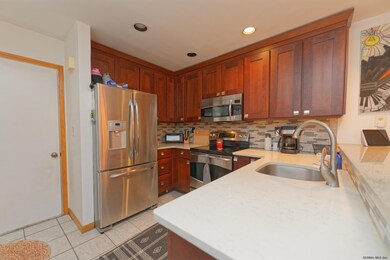 7515 Antoinette Ct, Schenectady, NY 12303 - photo 6