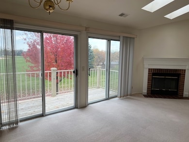 307 Glasgow Ln unit V2, Schaumburg, IL 60194 - photo 5