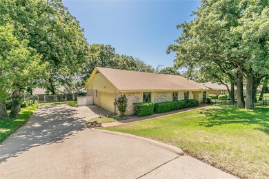 2840 Winterhaven Dr, Hurst, TX 76054 - photo 3