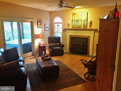 1109 Candlewycke Dr, Laurys Station, PA 18059 - photo 4