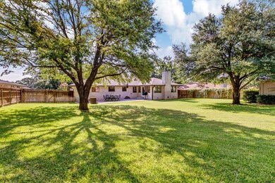 119 Edgewood Dr, Fredericksburg, TX 78624 - photo 5