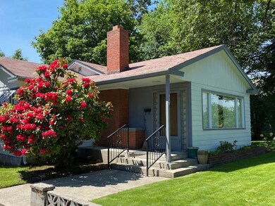 325 SW Burgess St, Grants Pass, OR 97526 - photo 5