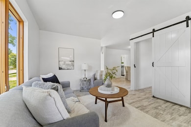 521 E 2nd St, Kimberly, WI 54136 - photo 3