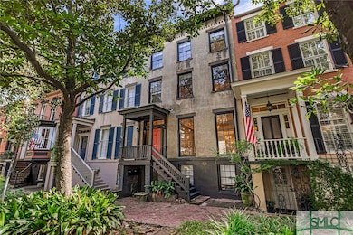 117 E Jones St unit Parlor, Savannah, GA 31401 - photo 2
