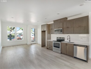 7176 N Reno Ave, Portland, OR 97203 - photo 3