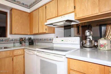 1026 N Wedgewood Dr, Mesa, AZ 85203 - photo 7